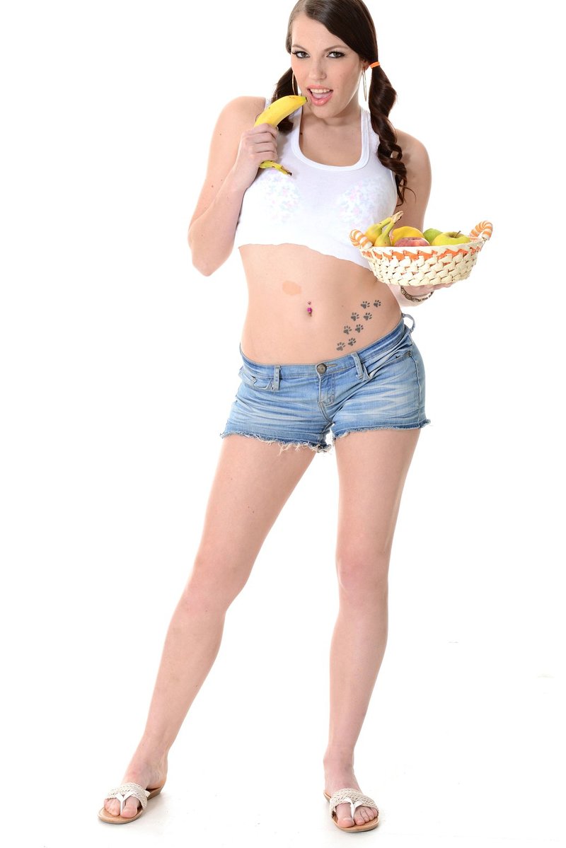 Амалия, 23 года, 2 размер груди